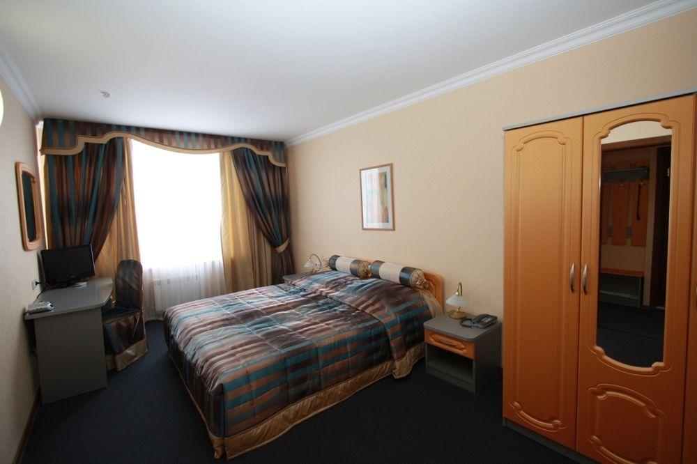 Hotel Yubileiny Minsk Buitenkant foto