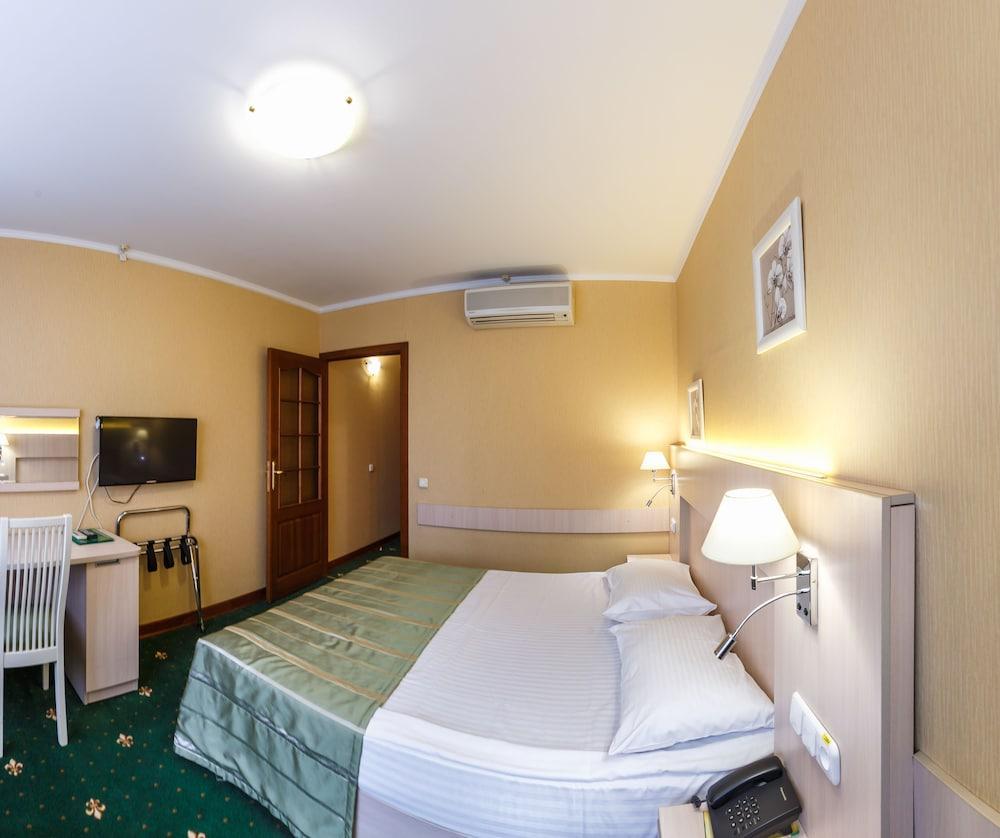 Hotel Yubileiny Minsk Buitenkant foto