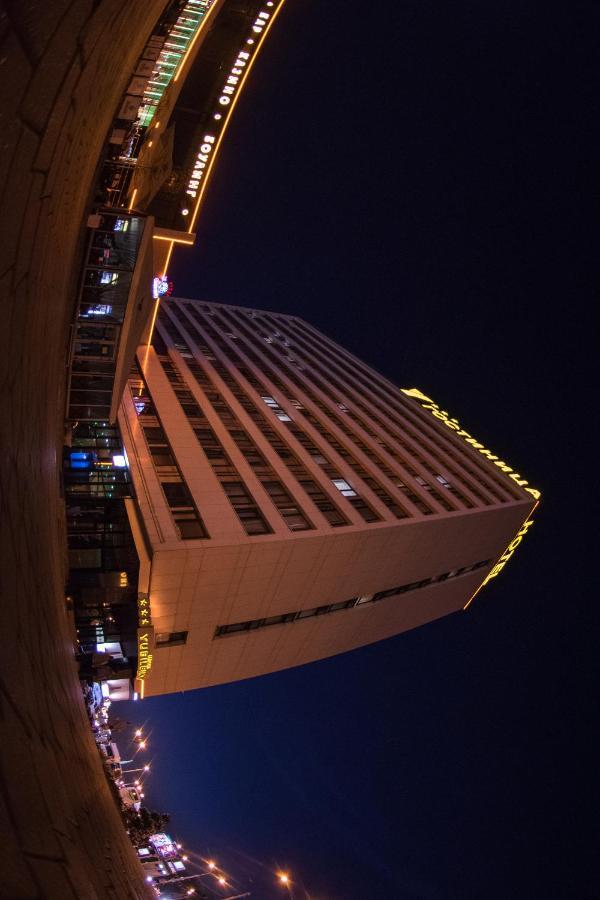 Hotel Yubileiny Minsk Buitenkant foto