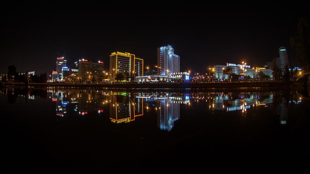 Hotel Yubileiny Minsk Buitenkant foto