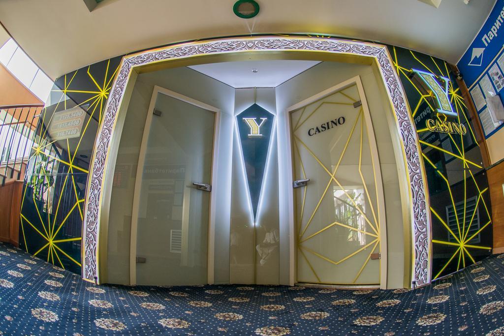 Hotel Yubileiny Minsk Buitenkant foto