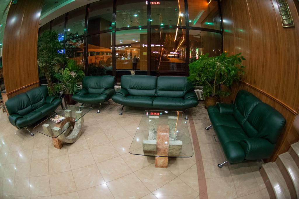 Hotel Yubileiny Minsk Buitenkant foto