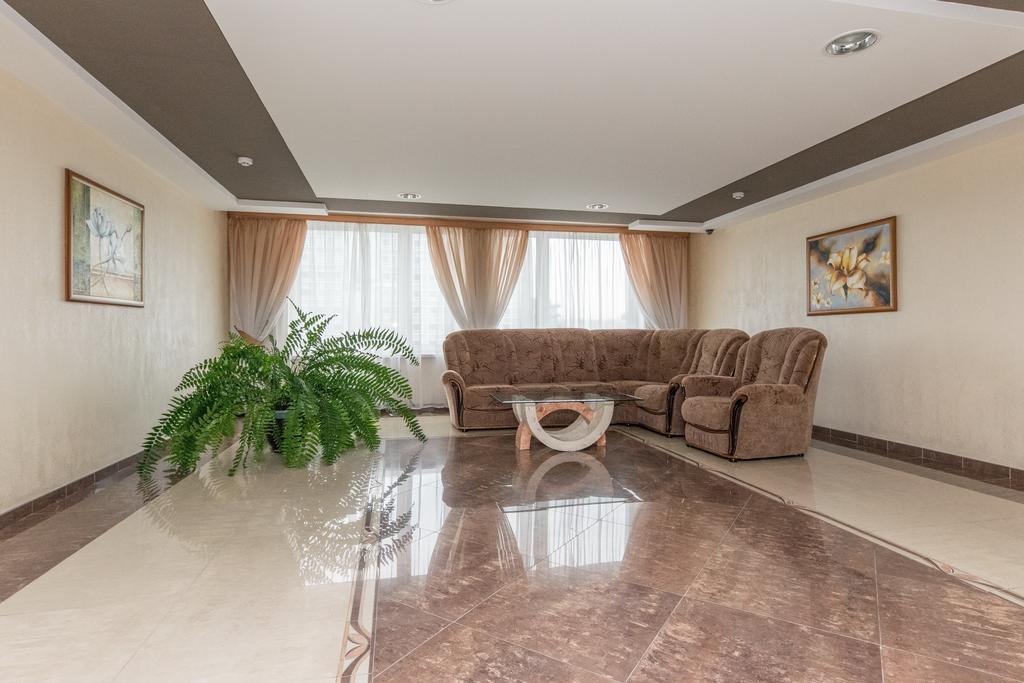 Hotel Yubileiny Minsk Buitenkant foto