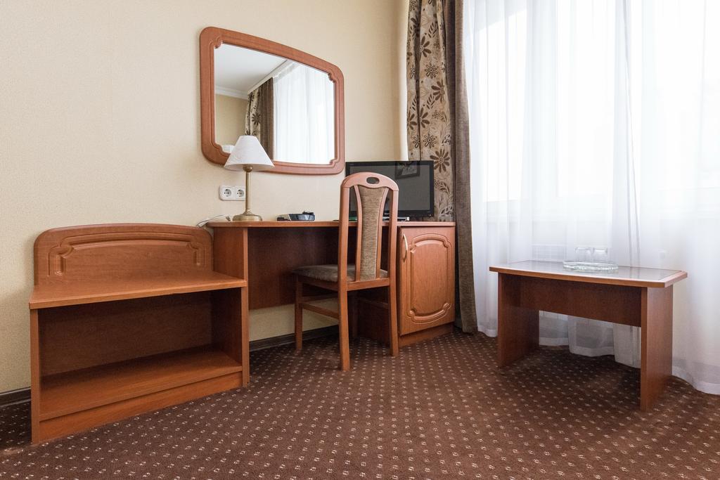 Hotel Yubileiny Minsk Buitenkant foto