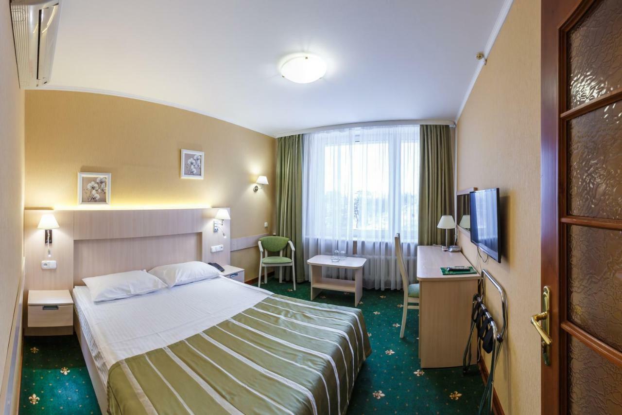 Hotel Yubileiny Minsk Buitenkant foto