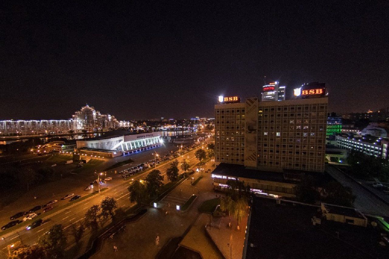 Hotel Yubileiny Minsk Buitenkant foto
